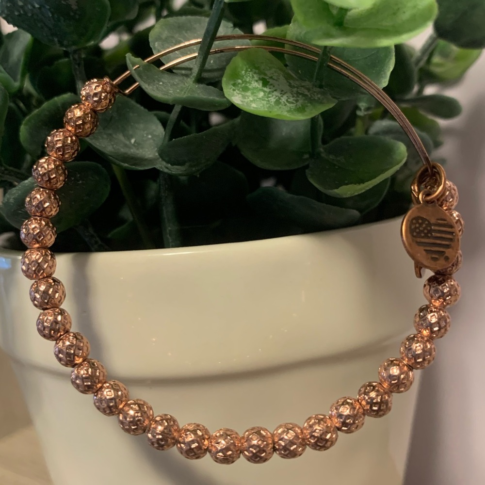 Beautiful Alex & Ani Rafaelian Rose Gold Texted Ball Expandable Bangle